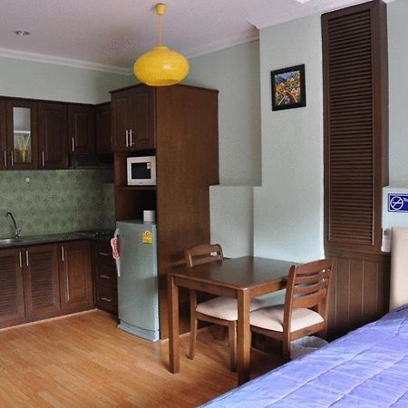 Hill Top Service Suites Bang Lamung Rum bild