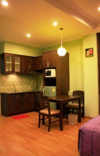 Hill Top Service Suites Bang Lamung Rum bild