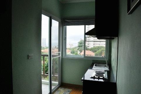 Hill Top Service Suites Bang Lamung Rum bild